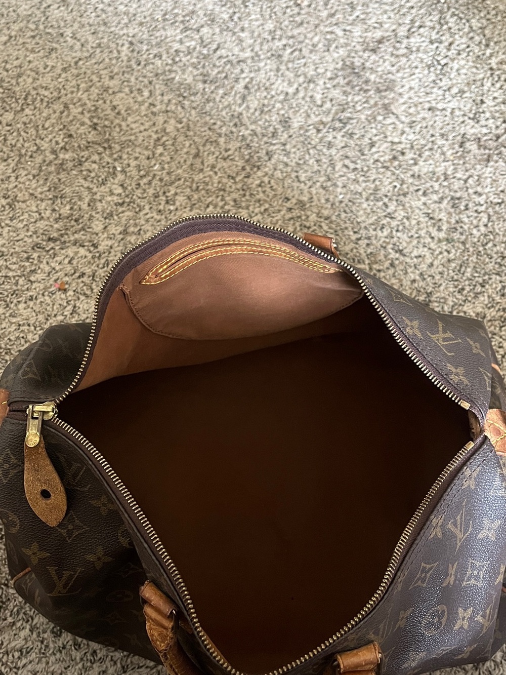 Louis Vuitton Speedy 40 Classic Monogram - Picture 12 of 13